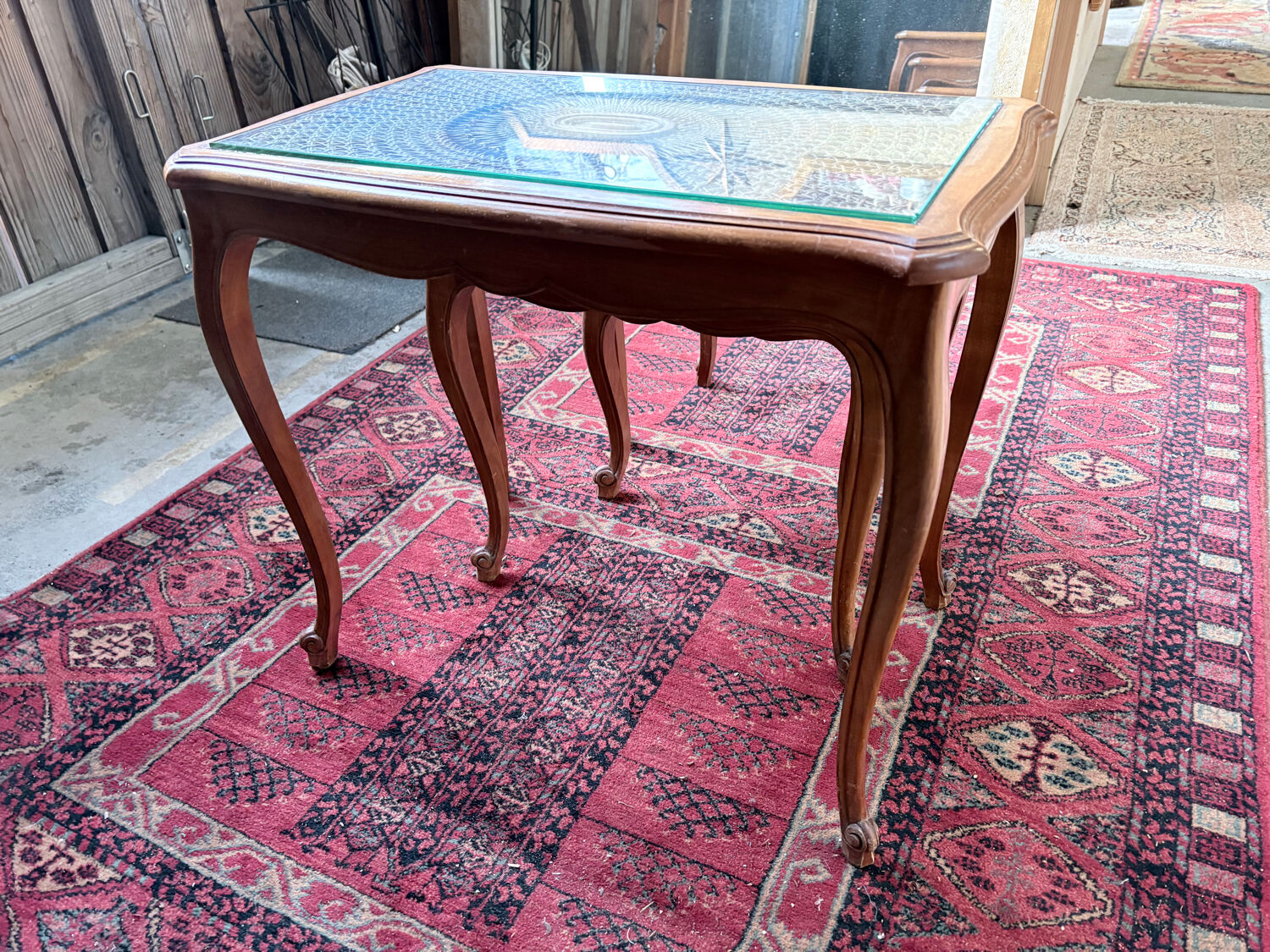 Vintage nesting tables in wood and cane – perfect condition.