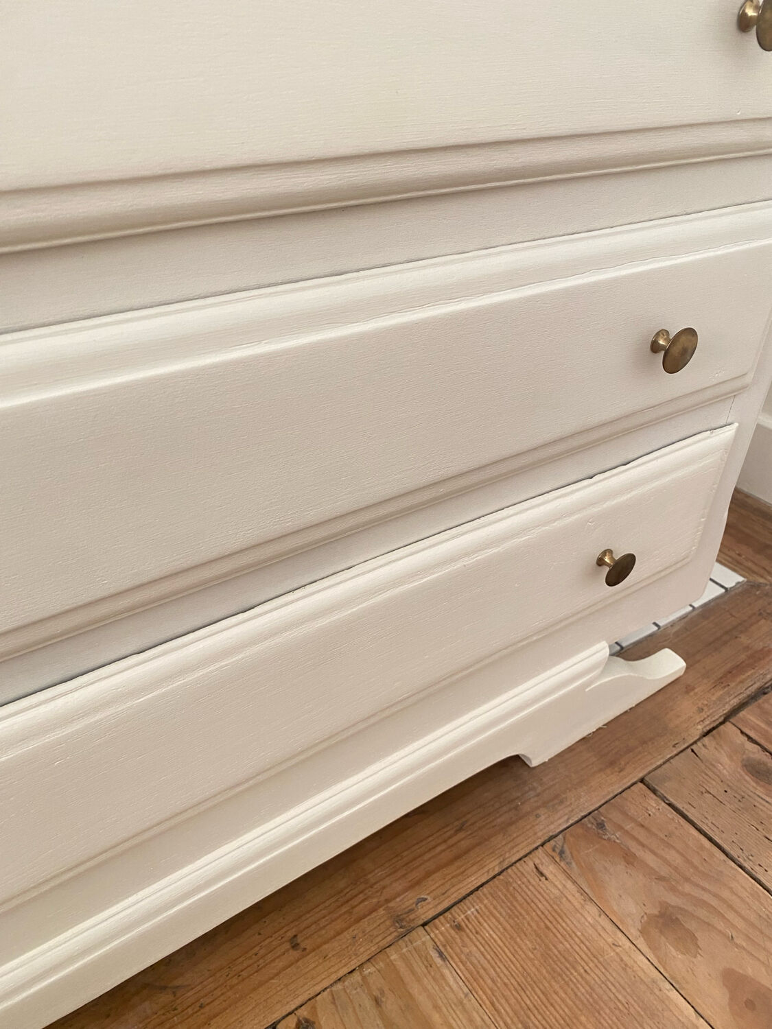 Vintage commode with moustache legs