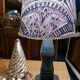 Lampe pied bois réalisé par ébéniste abat jour tissus créateur