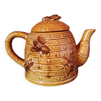 Bee teapot