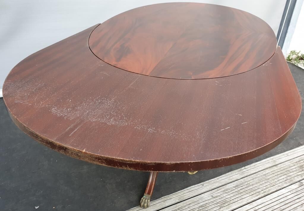 English regency oval table from 6 to 12 guests