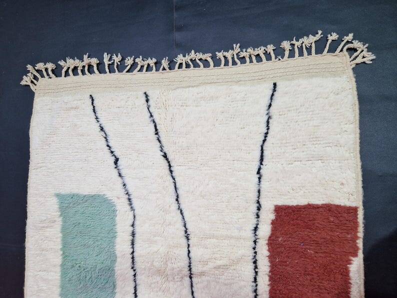 Traditional hand-woven Beni Ouraine rug