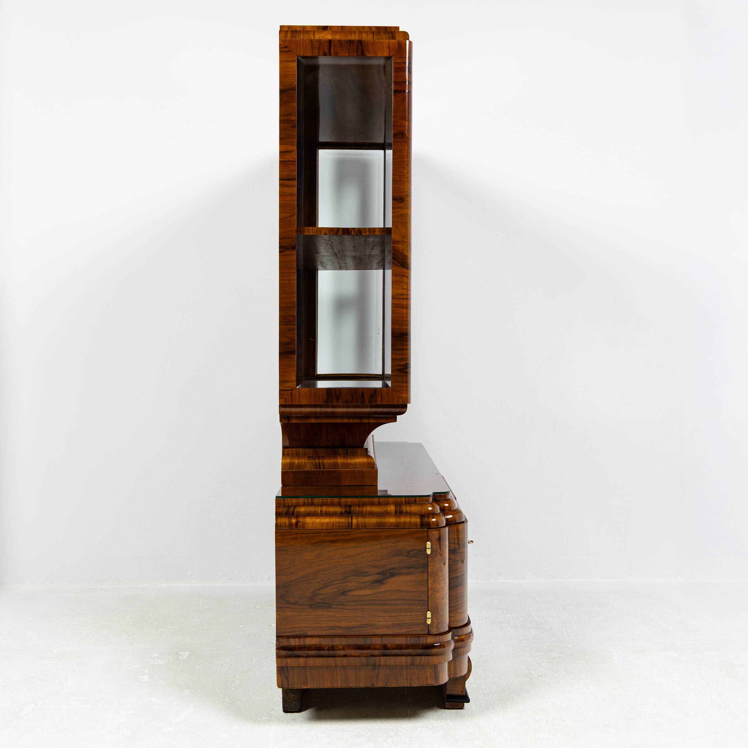 Vitrine Art Déco en ronce de noyer - 1925-1939