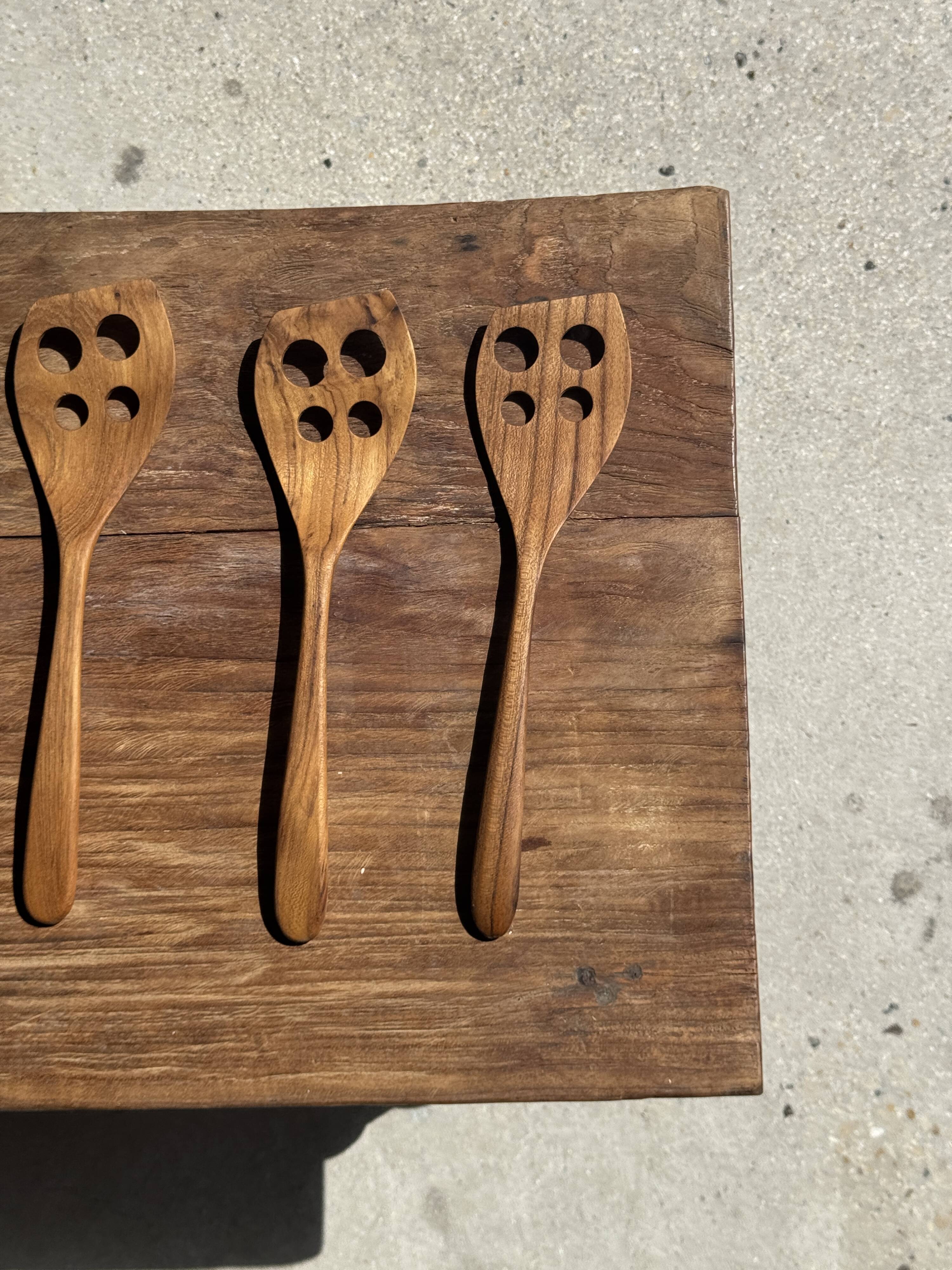 Slotted spatula, teak kitchen utensil L30 W8