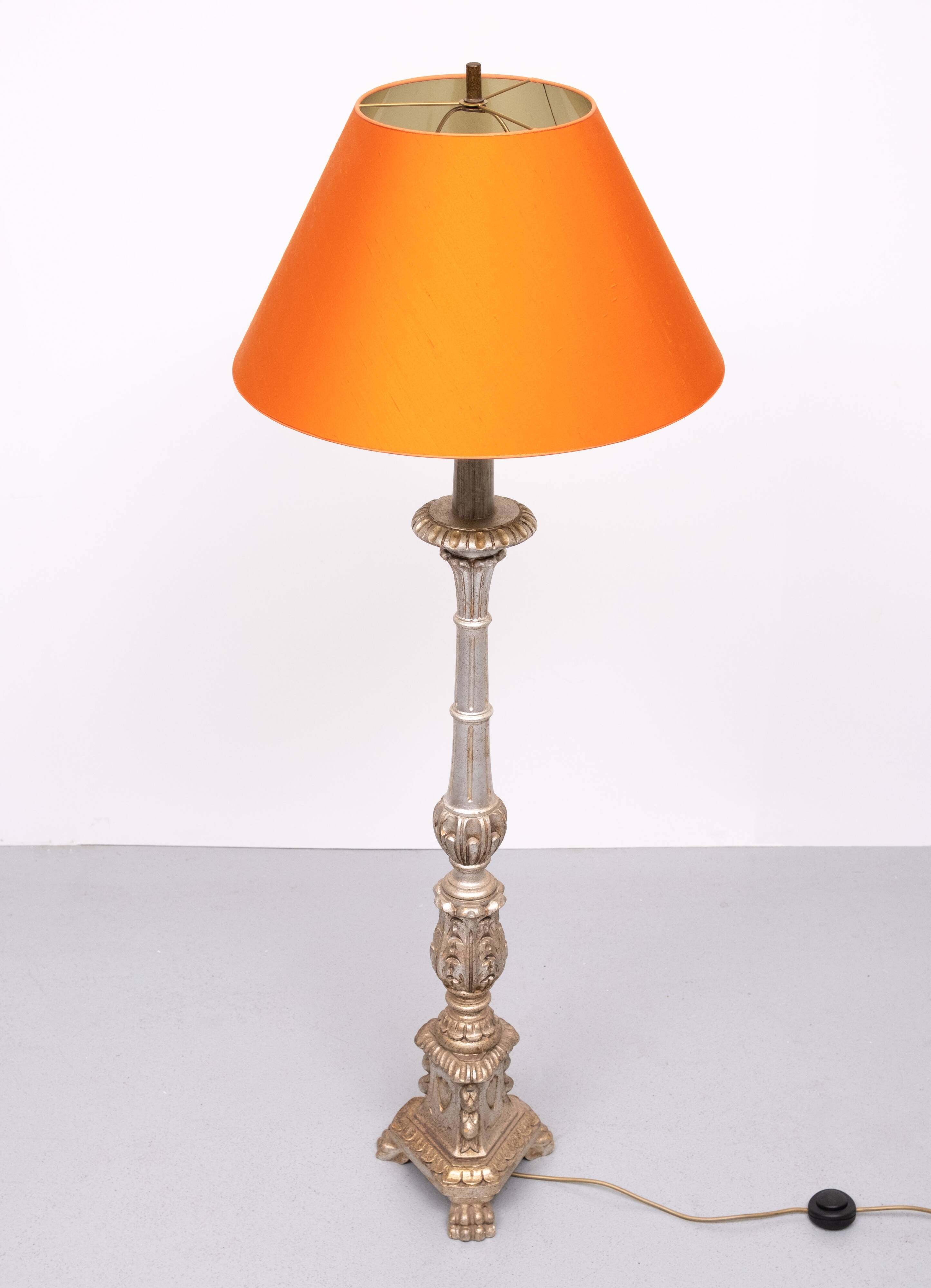 Italian Baroque carved Wooden floor lamp 1970s