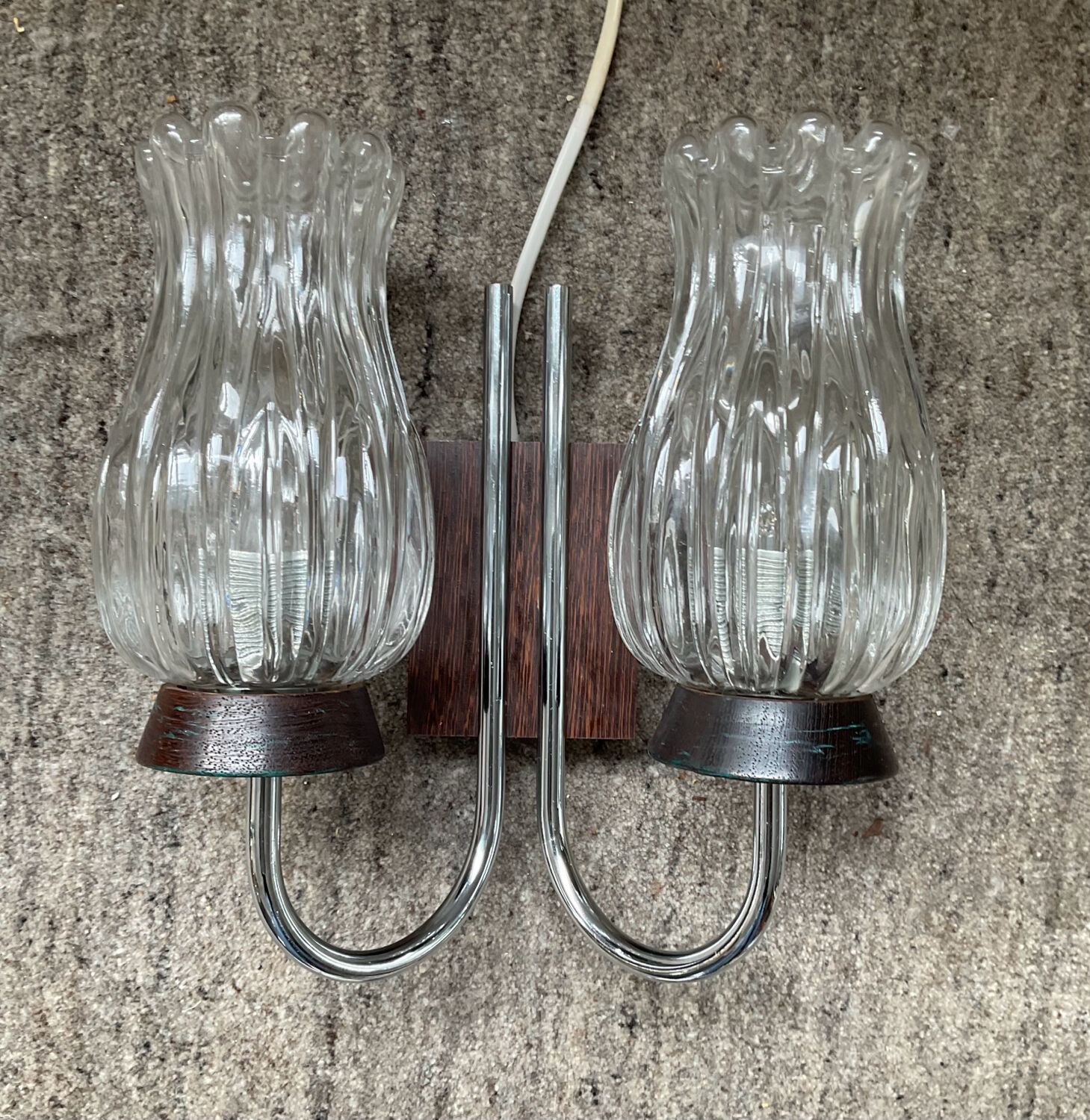 Vintage double light wall lamp in teak and molded glass
