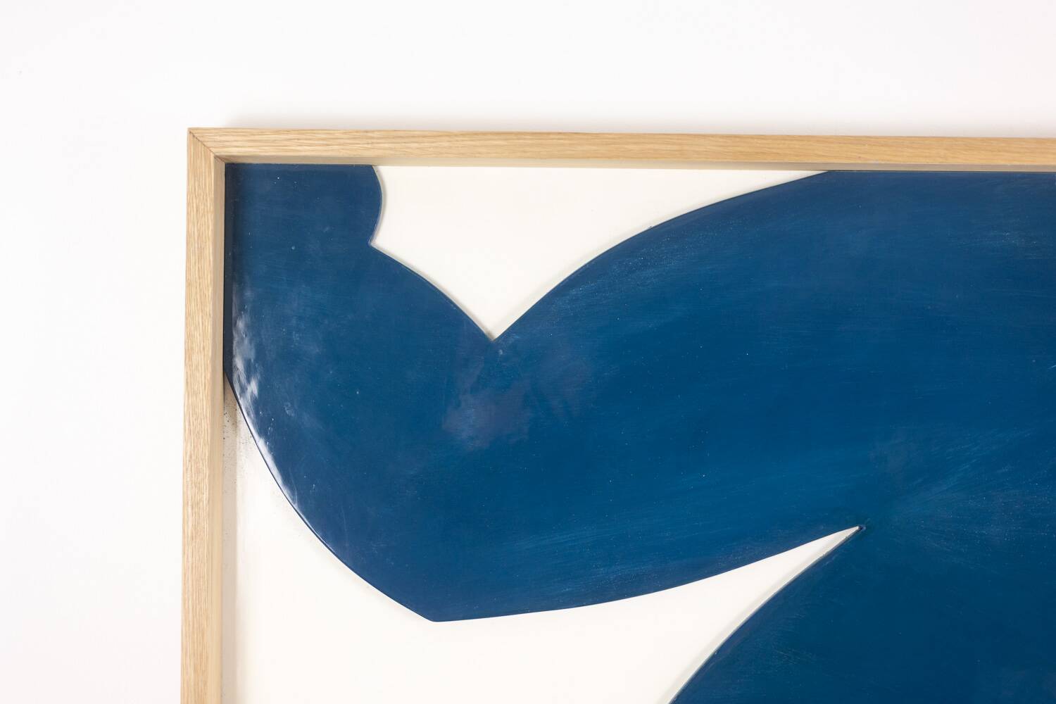 "The Twins". Bas-relief panel in blue lacquered wood. Contemporary.