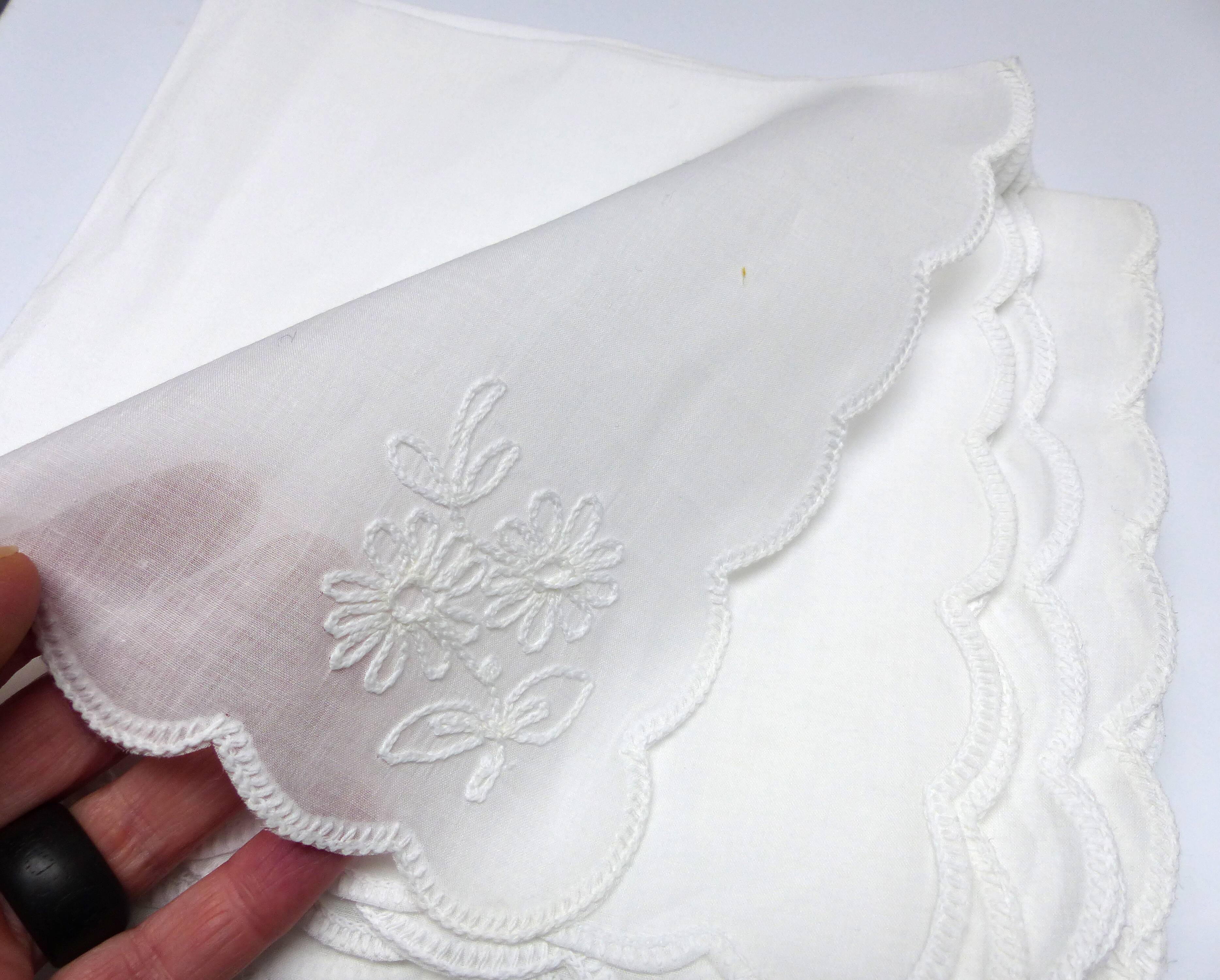 Une nappe et 7 serviettes