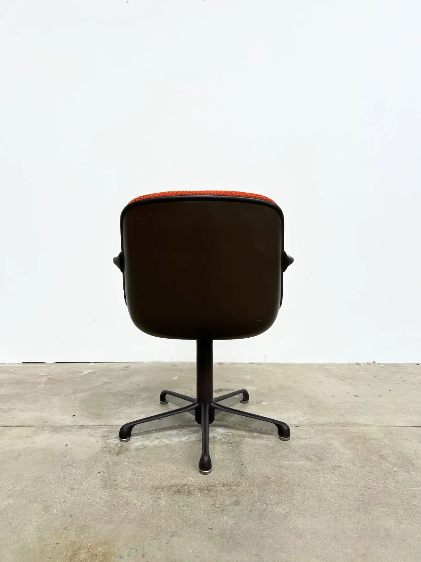Visitor chair Charles Pollock for Comforto — orange wool, 1970s