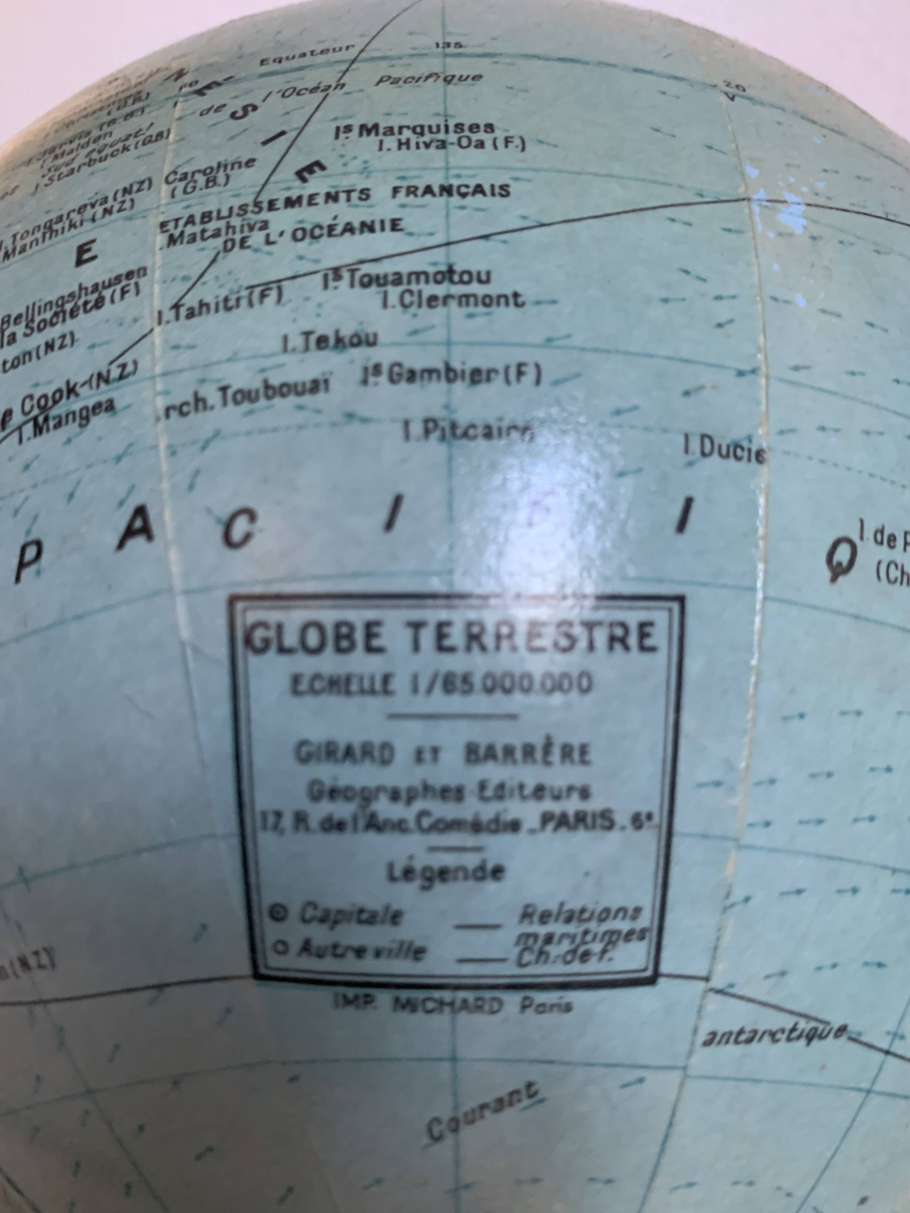 Vintage 1960s Girard et Barrère glass globe - 27 cm