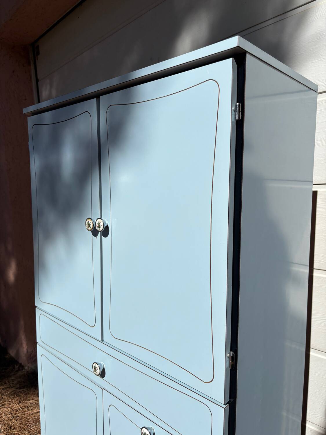 Armoire de salle de bain bleue