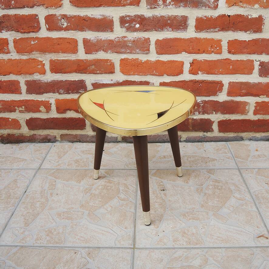 Ancien guéridon tripode en bois et formica de style 50/60