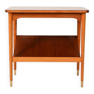 Scandinavian coffee table with display shelf