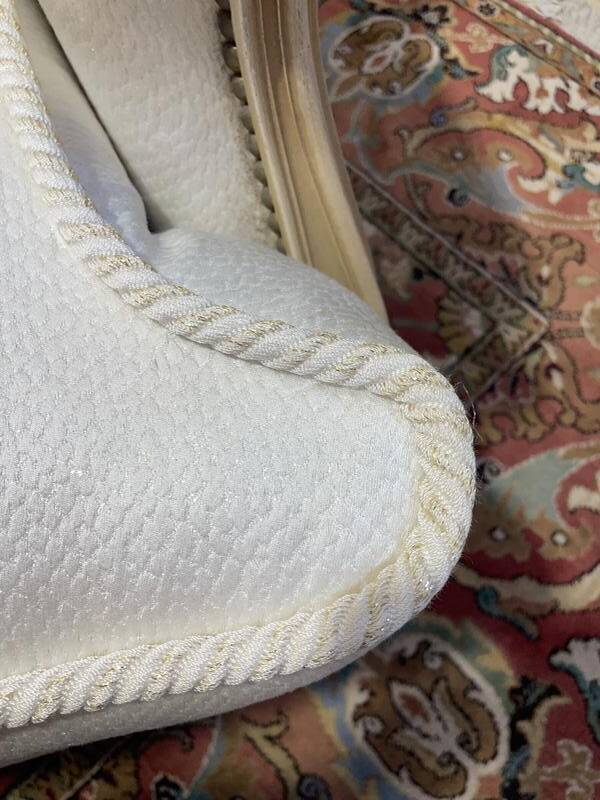 Salon canapé et paire de fauteuils de style Louis XV