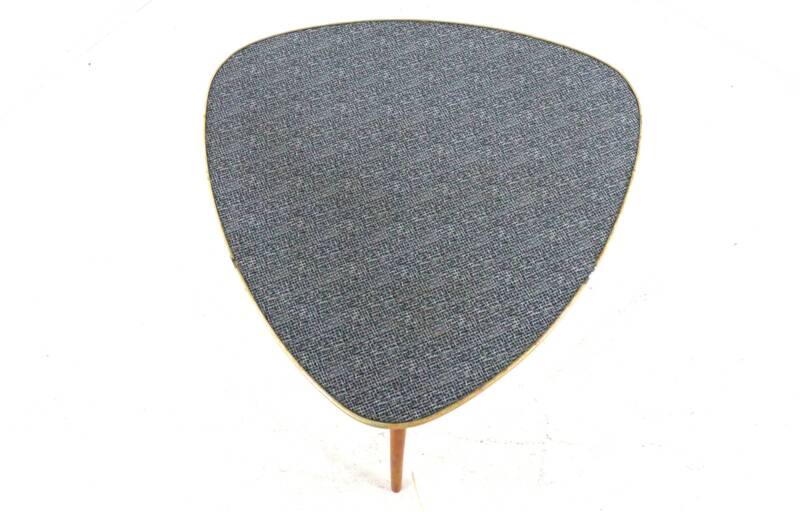 Table d'appoint triangulaire design moderne des années 60