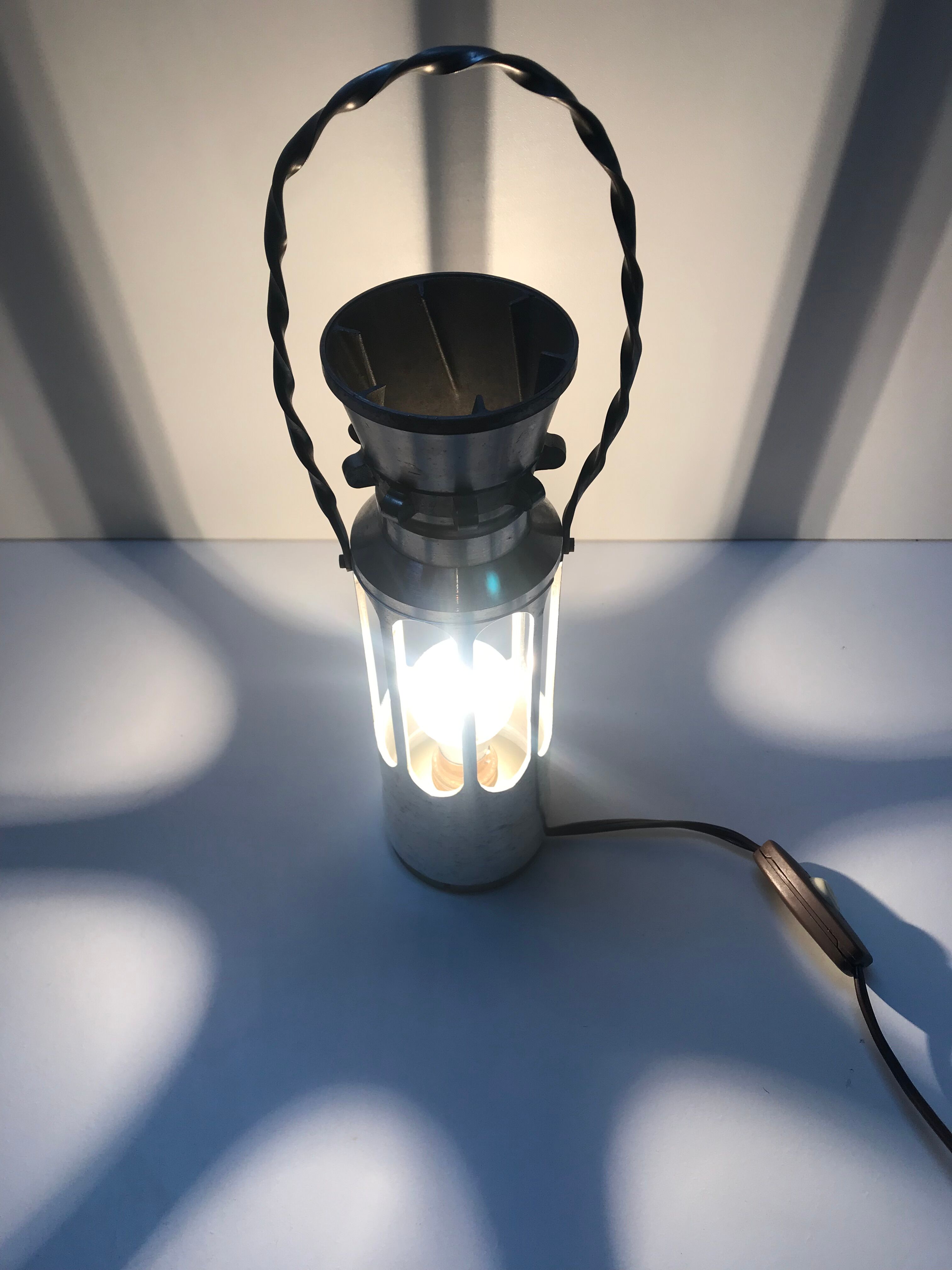 Lampe à poser aluminium
