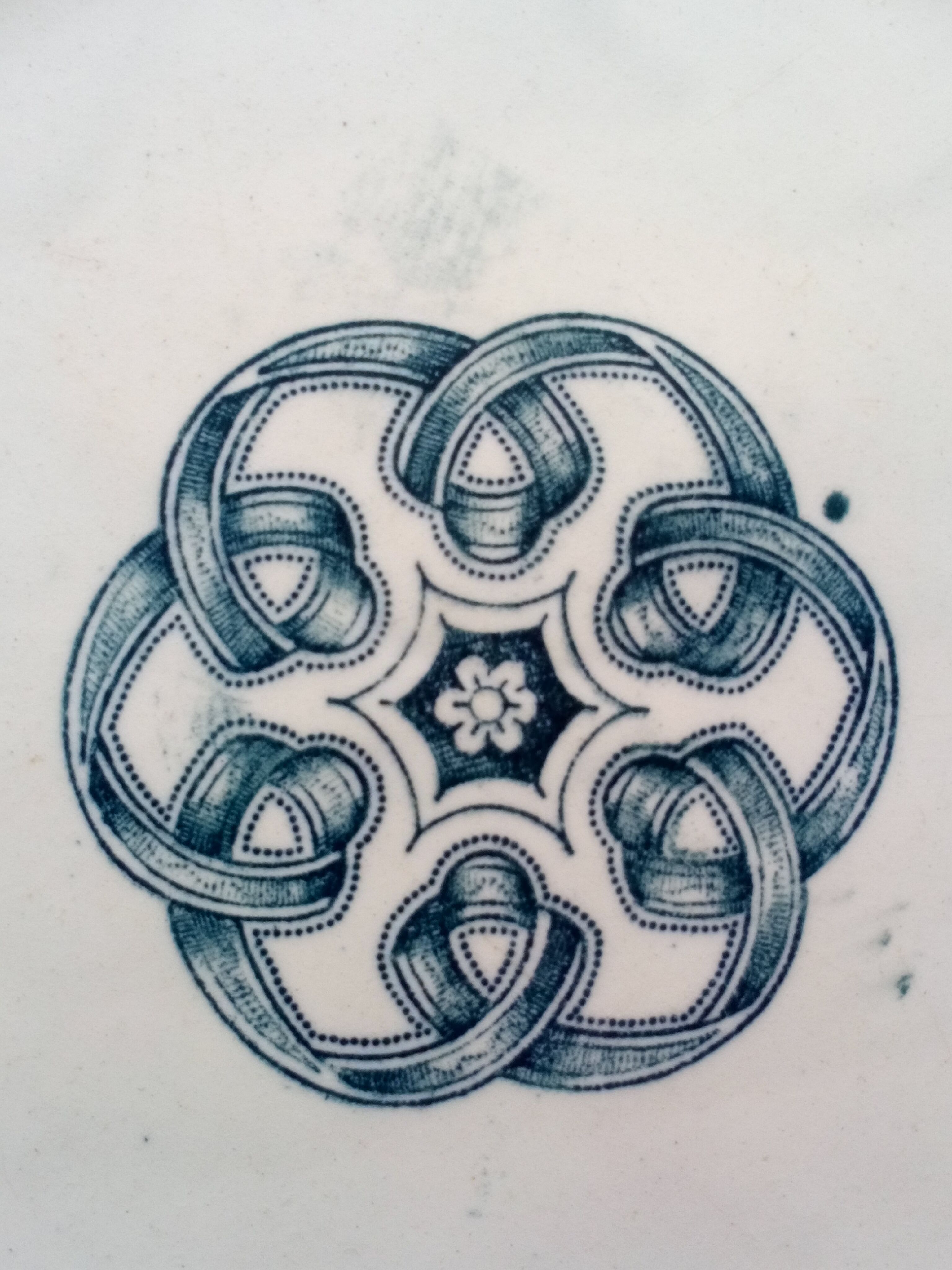 Five plates old land of Grigny fire