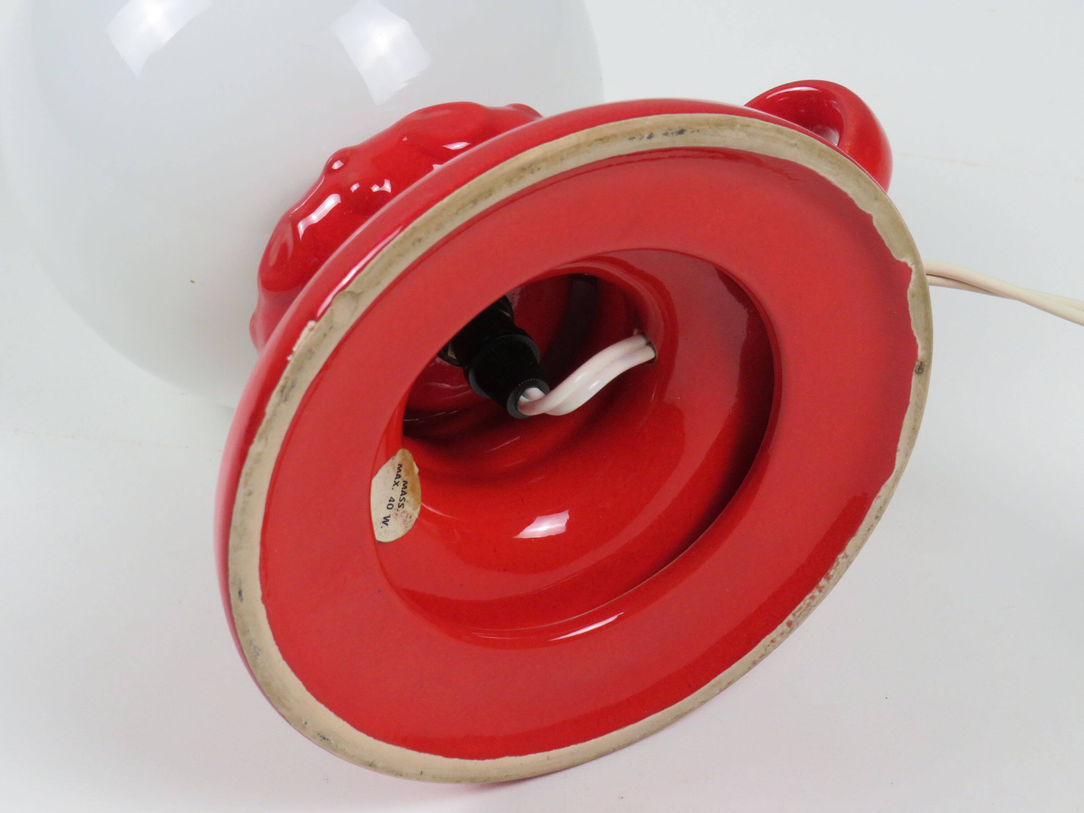 Lampe de table vintage en céramique rouge par Massive, Belgique 1970