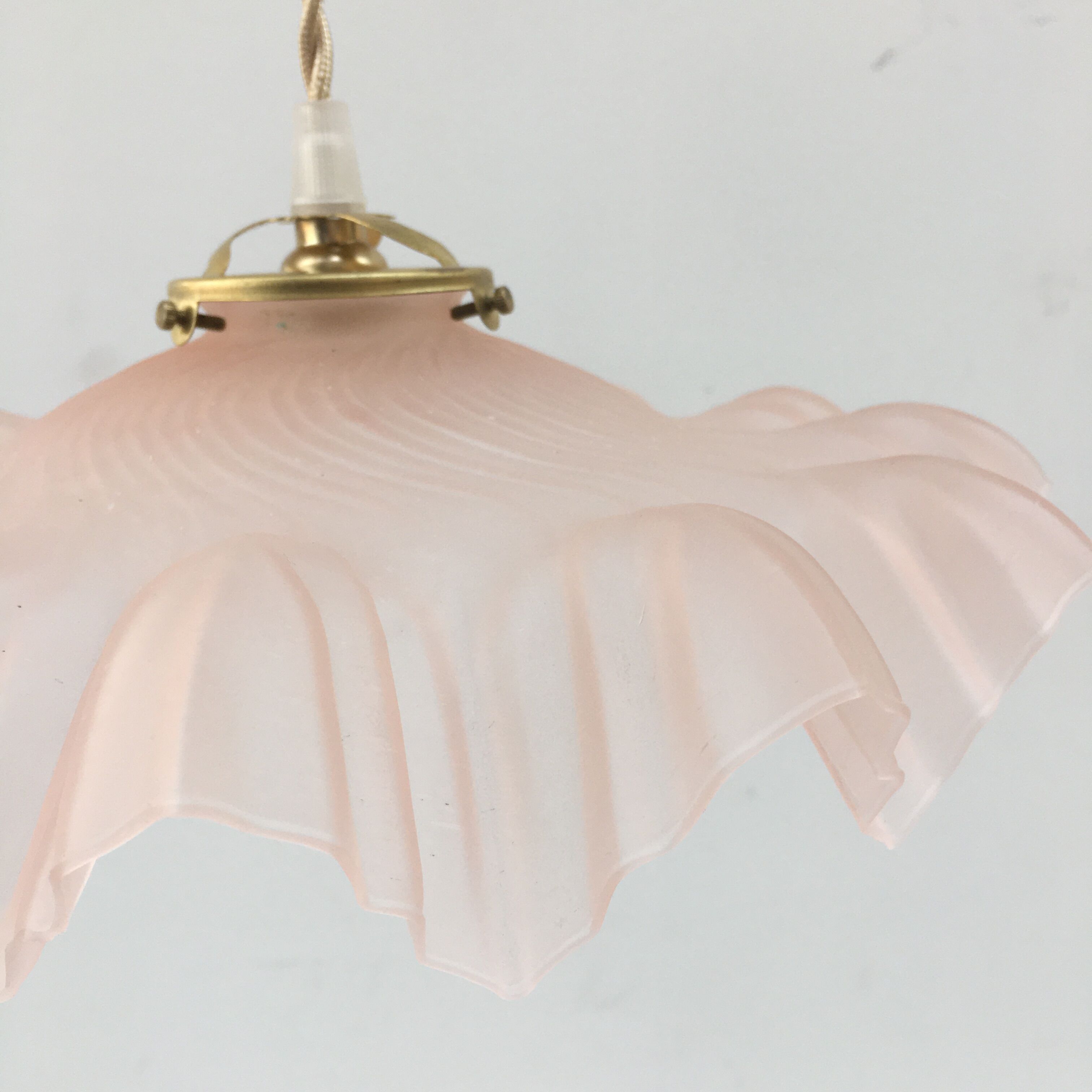 Vintage flake suspension in pale pink transparent glass