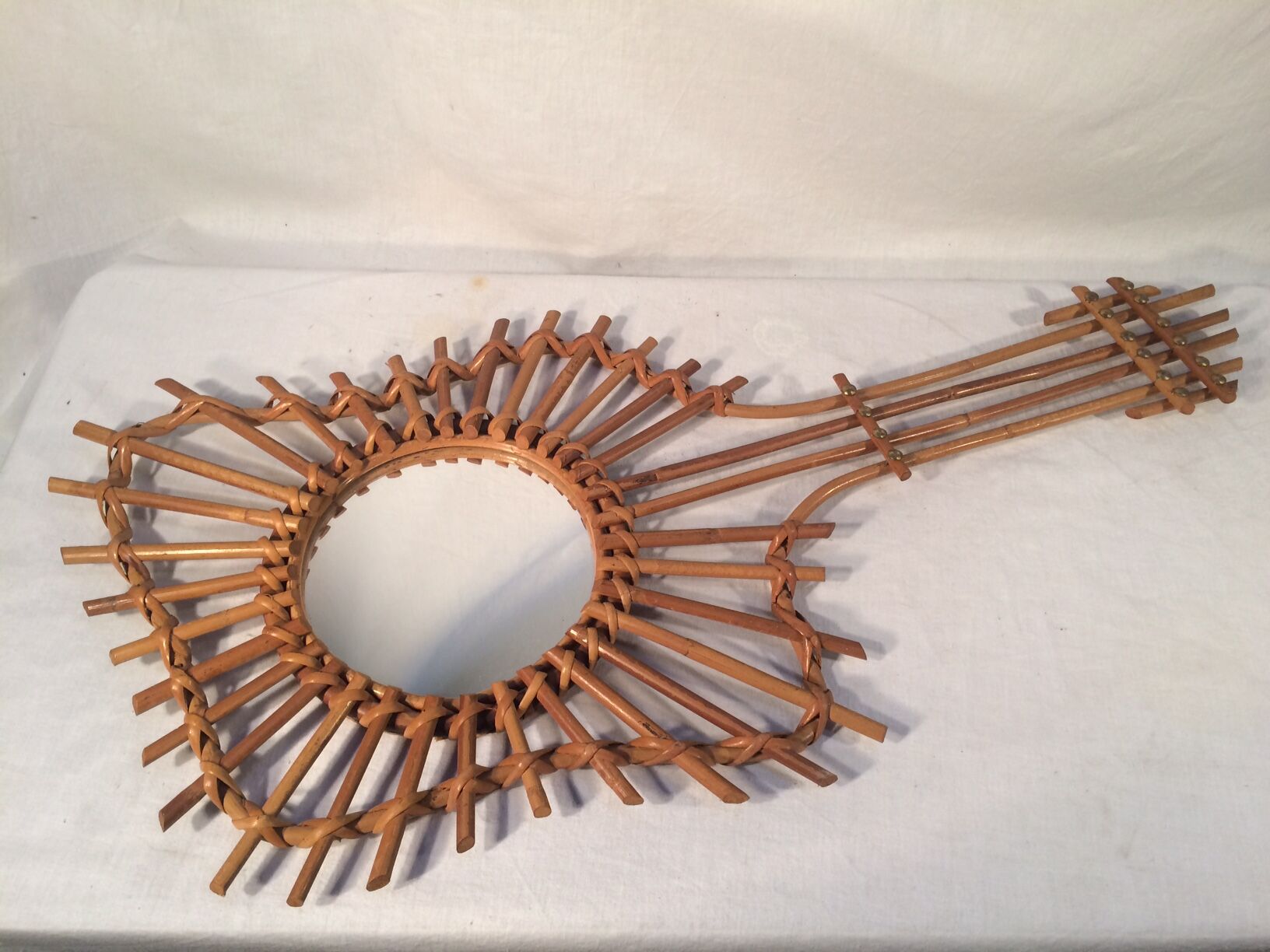Mirror vintage rattan guitar - 70s - 76x37cm