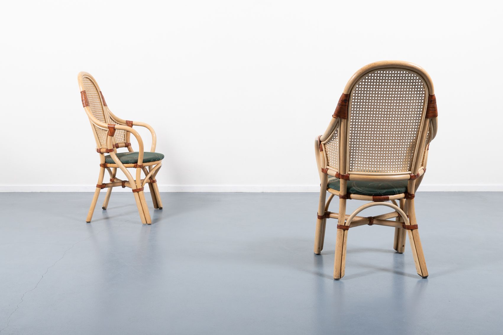 Ensemble de 6 chaises d’intérieur / d’extérieur vintage 1970