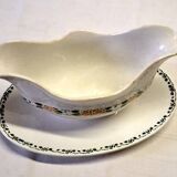 Very pretty gravy boat from Villeroy & Boch in good condition