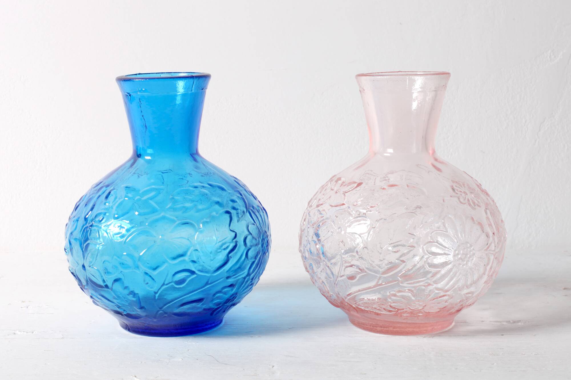 Set of 2 Vintage Small Blue and PinkGlass Vases with Flowers Pattern, Italy
