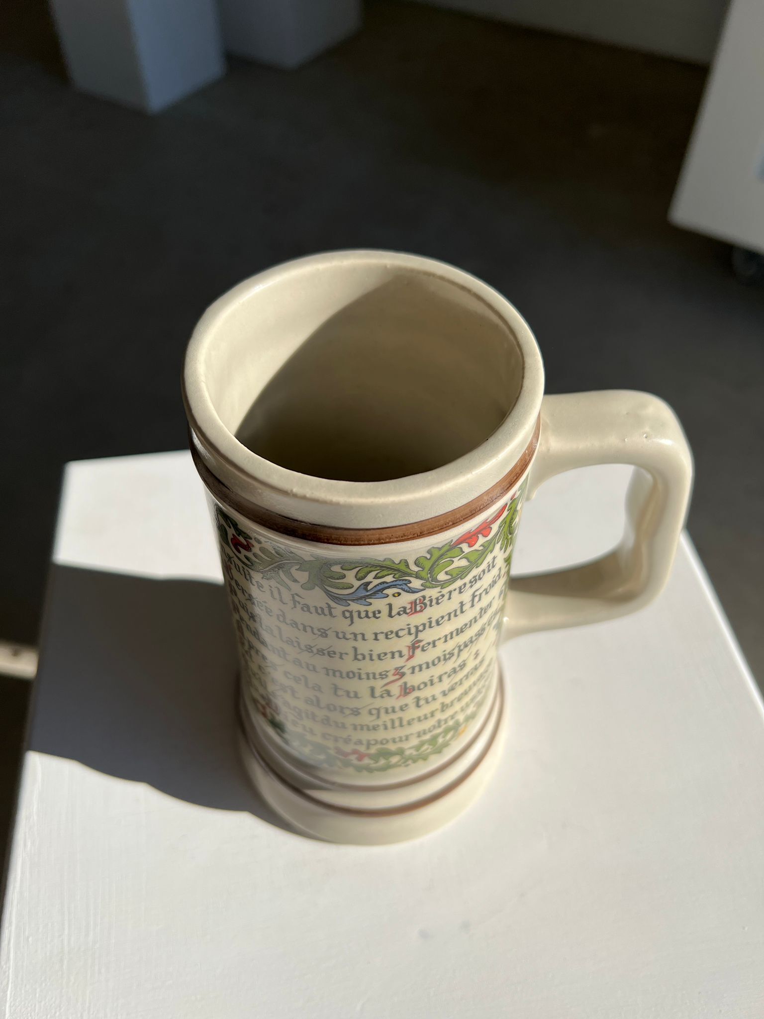 Chope Saint Clément illustrant la recette de la bière H:18cm