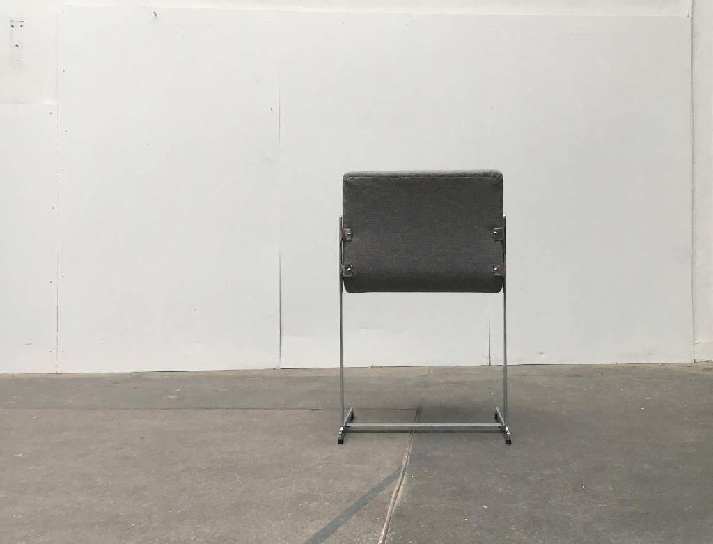 Mid-century space age cantilever chair by Richard Young for Merrow Associates, 1960s.