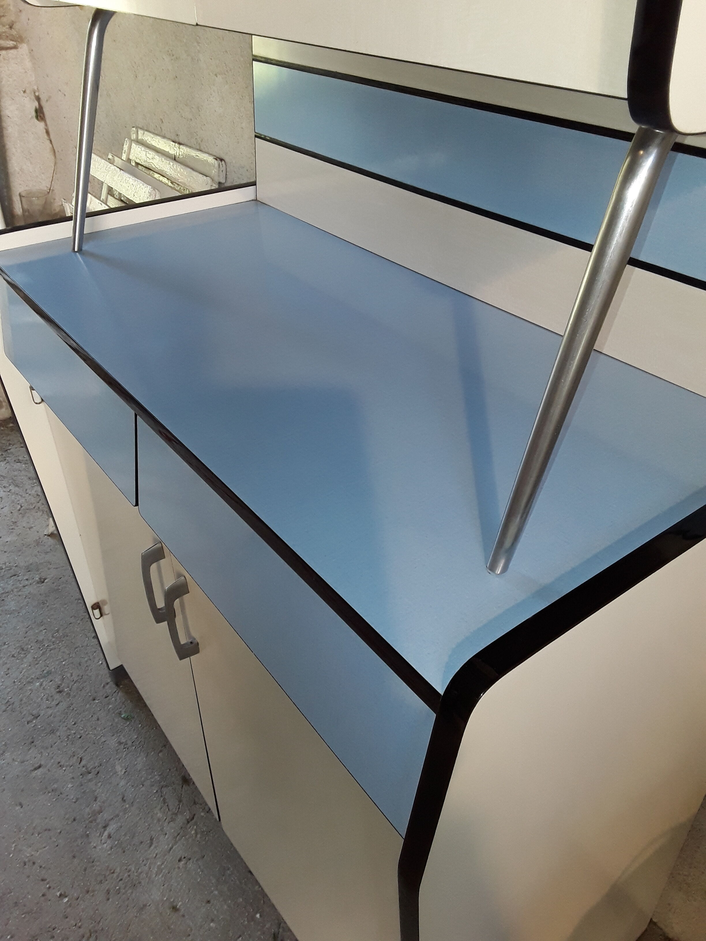 Vintage kitchen buffet in formica 60s/70s