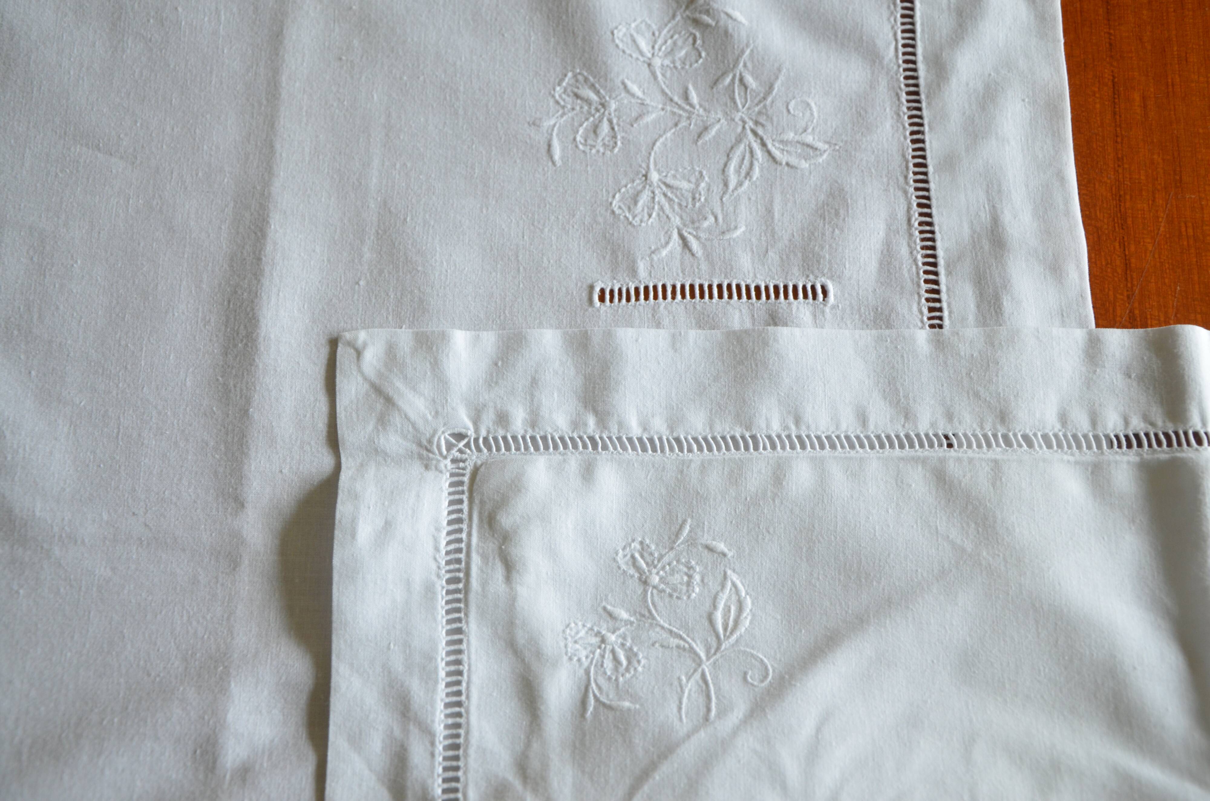 Embroidered children's bedding set