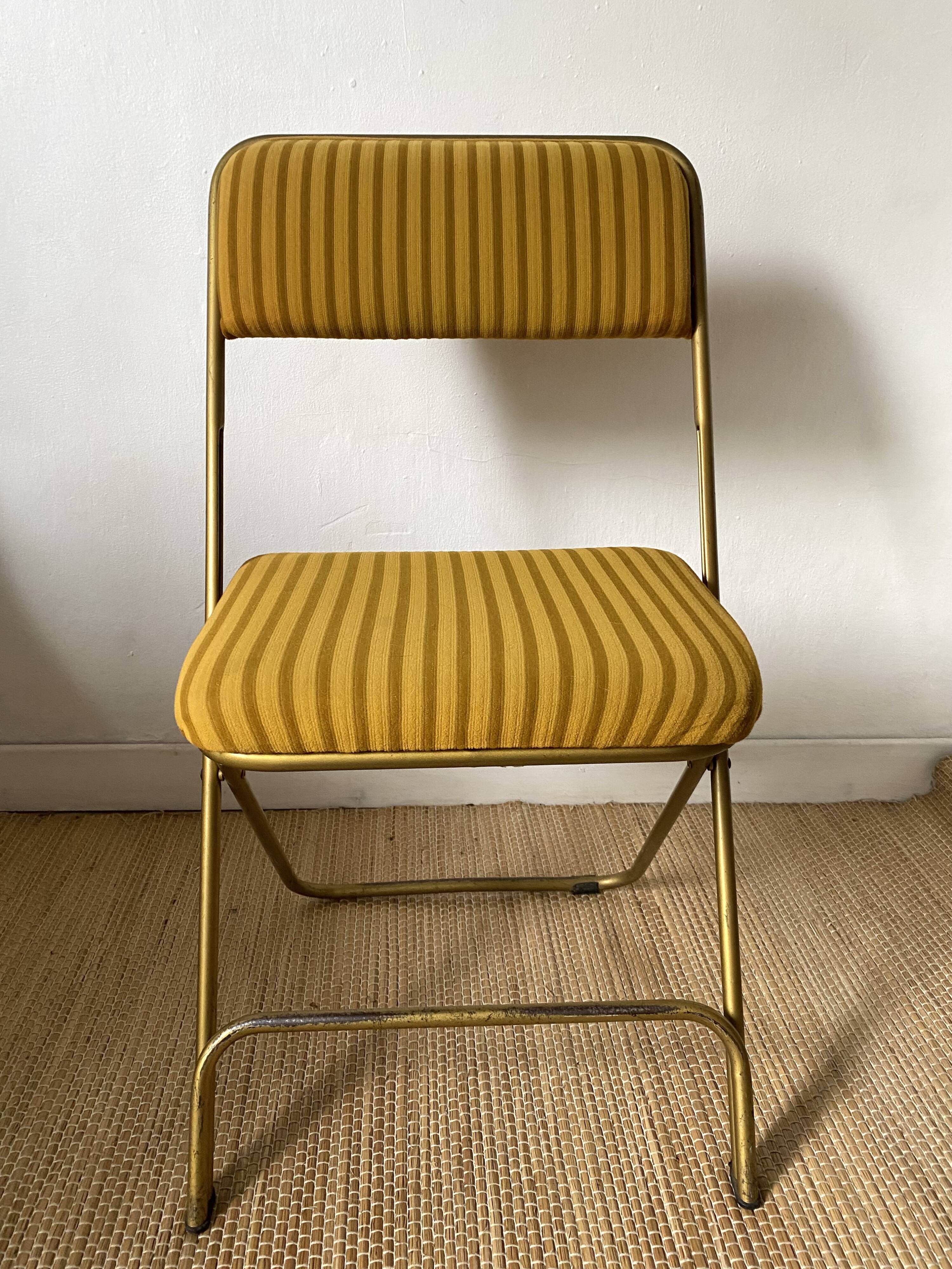 Lafuma folding chairs in velvet and gold metal