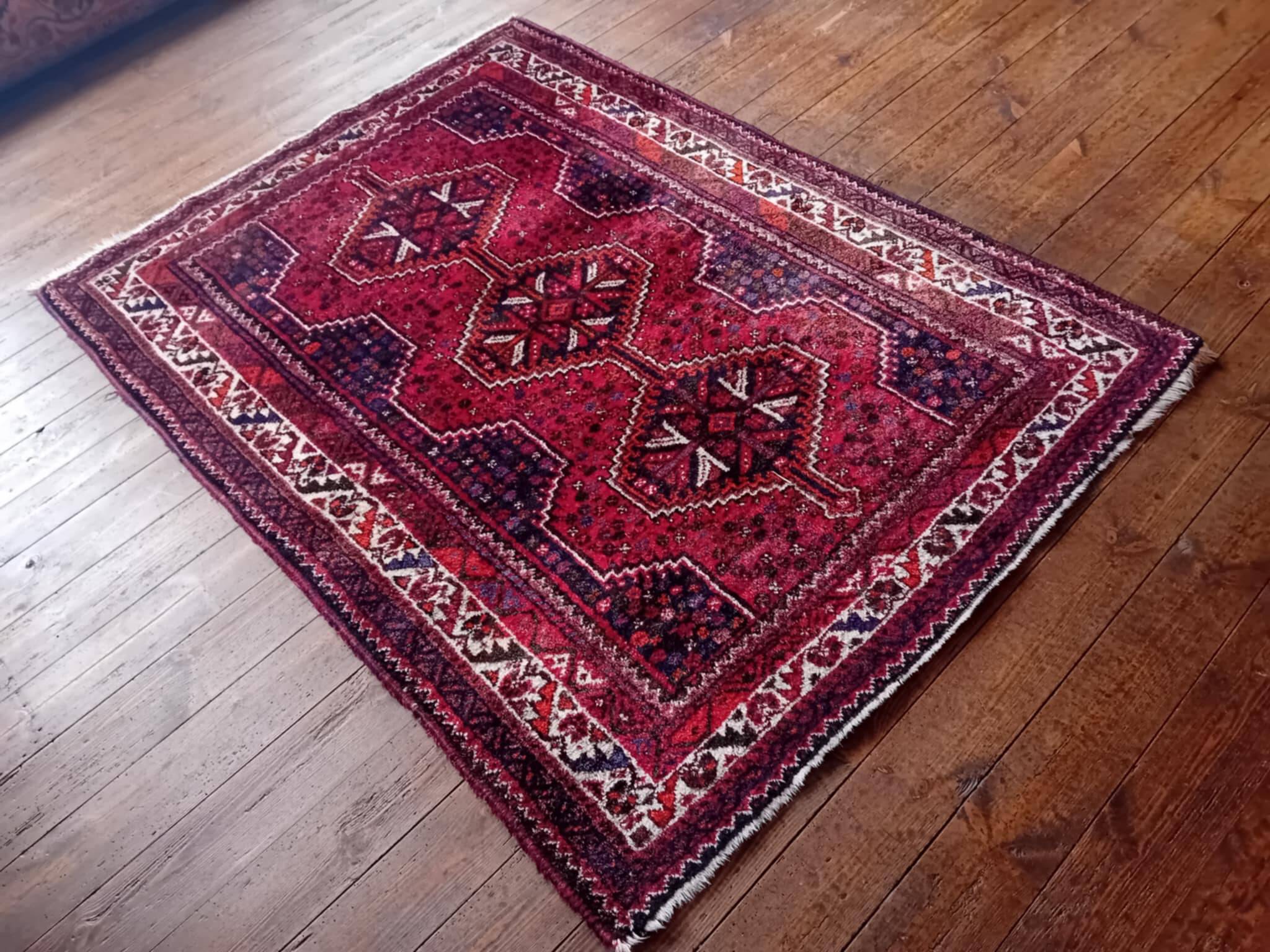 Handmade Persian Qashqai rug 172x125cm