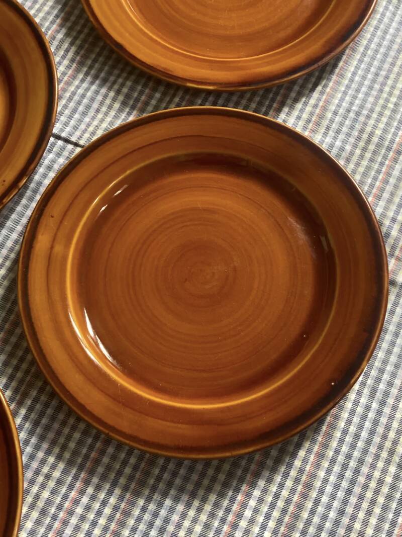 7 Saint Clément flat plates in brown earthenware