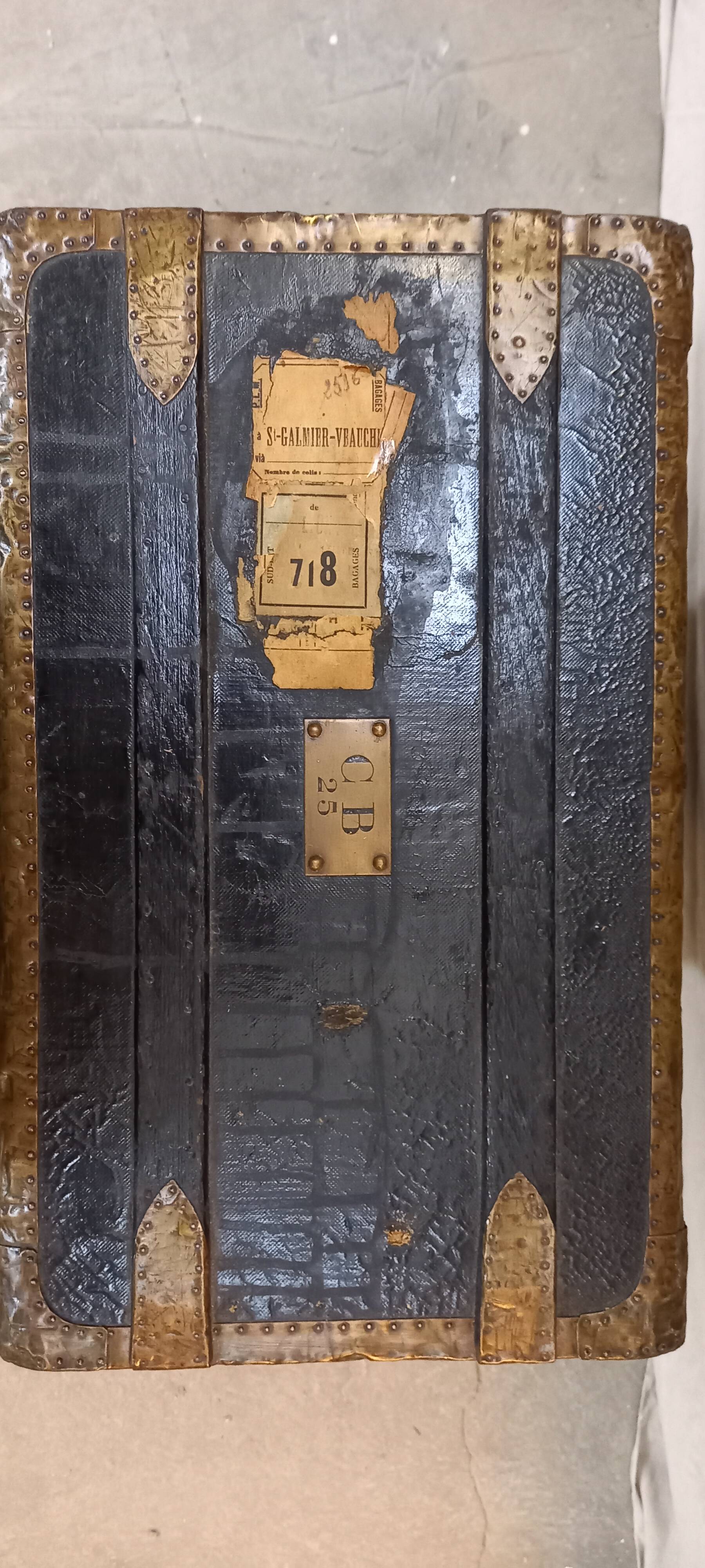 1900s travel trunk