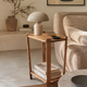 Table d’appoint sculpturale en bois massif – Ligne minimaliste - 1940