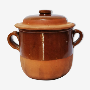 Pot en terre cuite avec couvercle