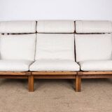 Large Danish Sofa in solid oak and fabric, model GE375 by Hans Wegner for Getama 1960.