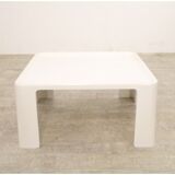 Coffee table in glass fiber