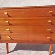 Scandinavian style commode