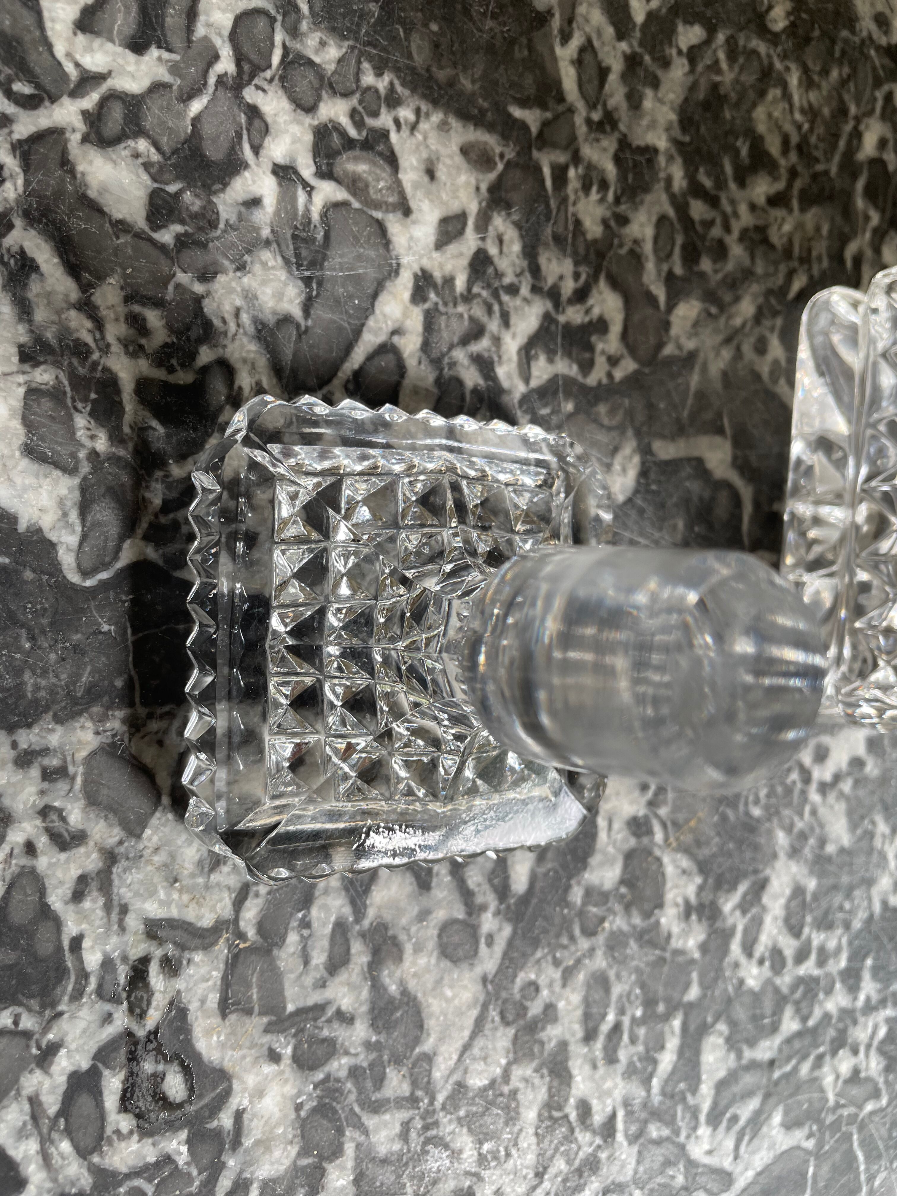 Vintage crystal decanter diamond tip