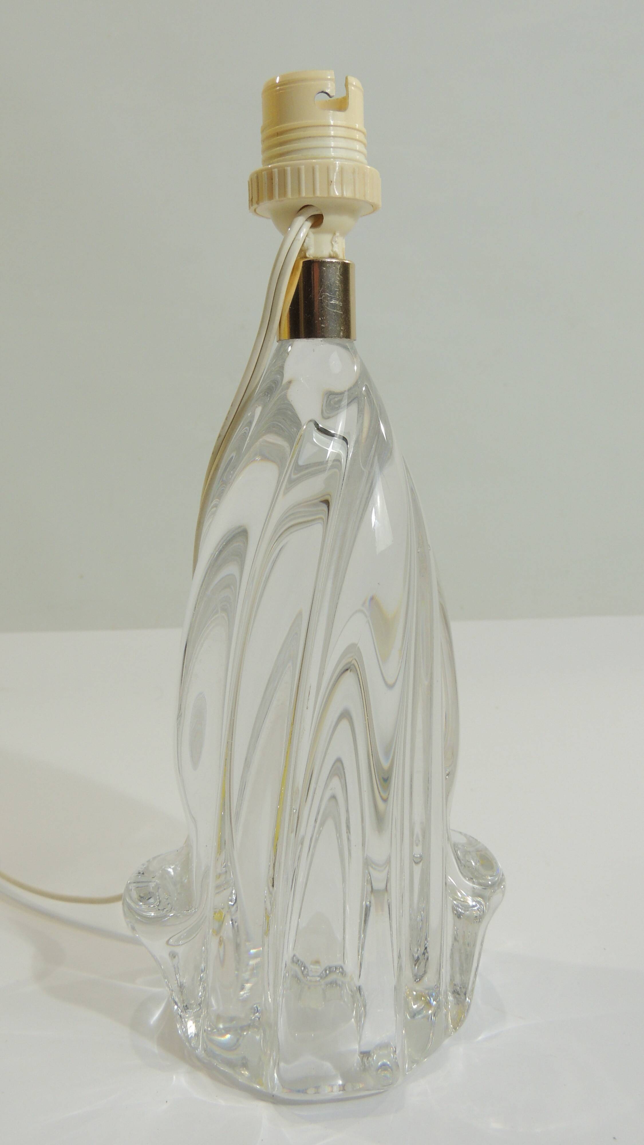 Vintage crystal lamp from the 70s – sculpted base – small table lamp