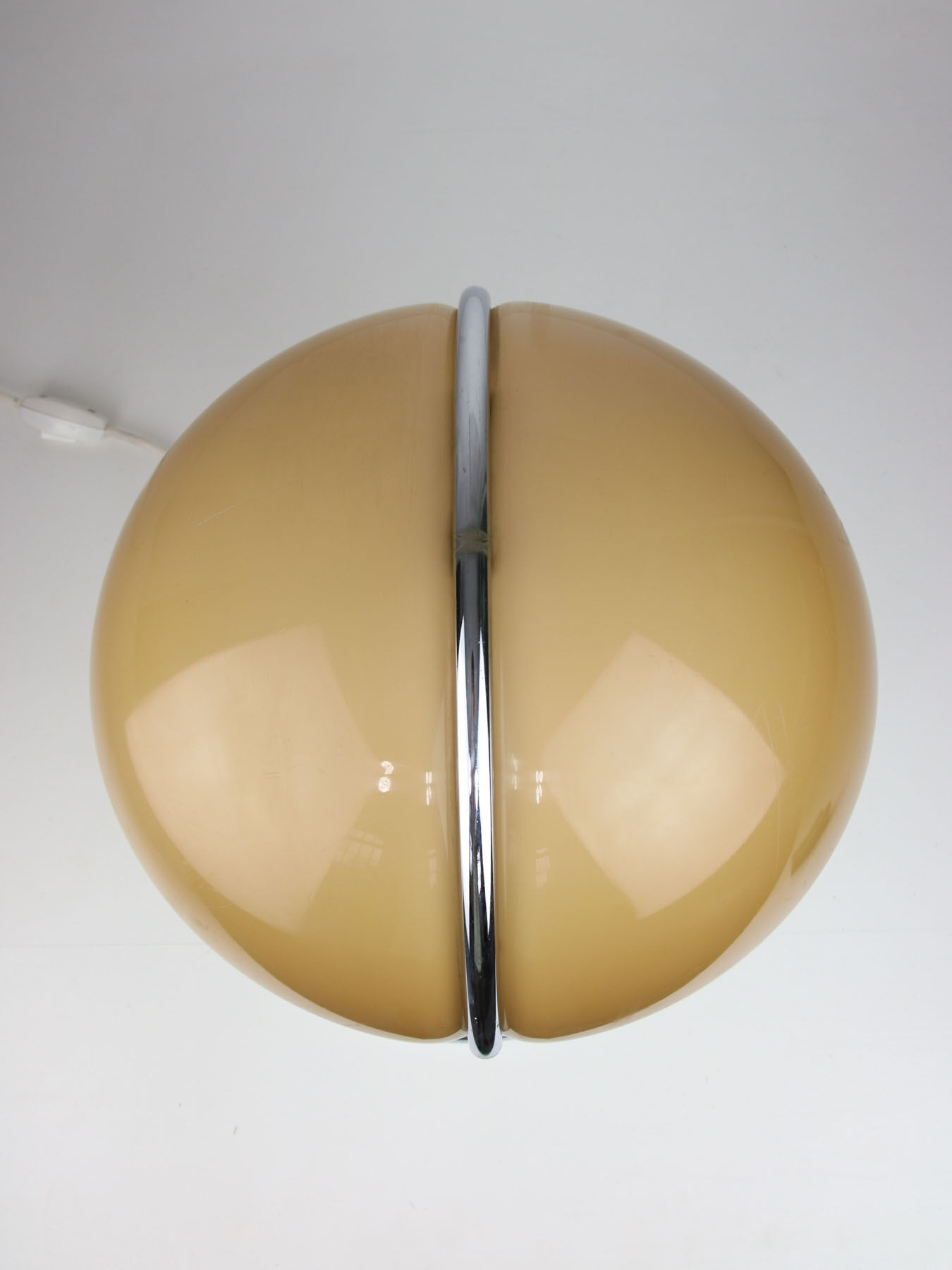 Italian Conchiglia lamp from Guzzini