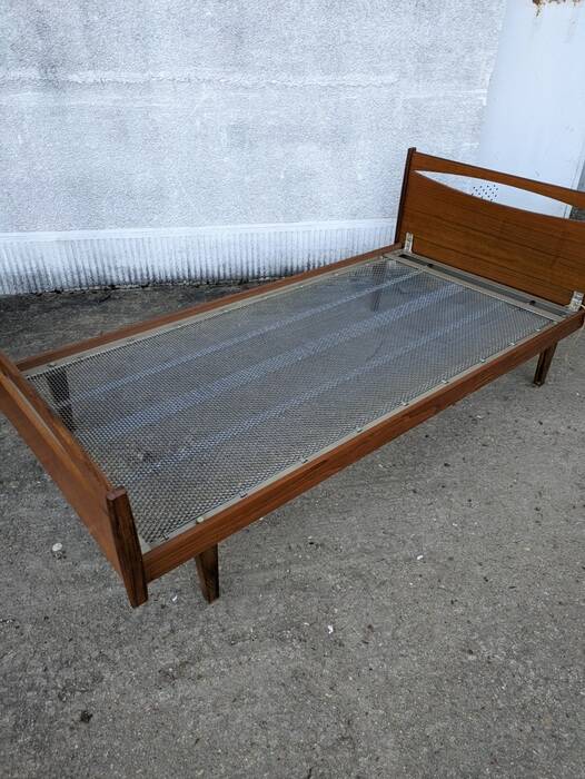 Vintage single bed