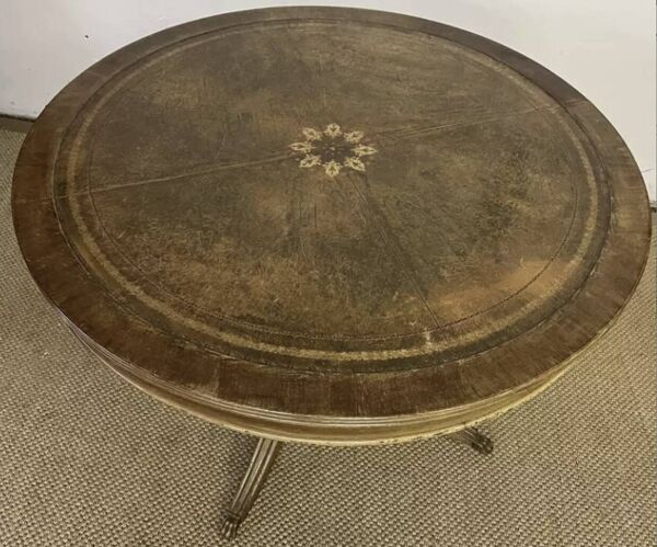 Table ronde de style empire ''pattes de lion