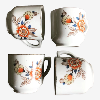 Serie de 4 tasses en porcelaine