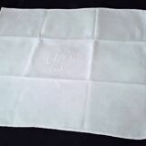 6 serviettes de table en coton damassé blanc monogrammées AP