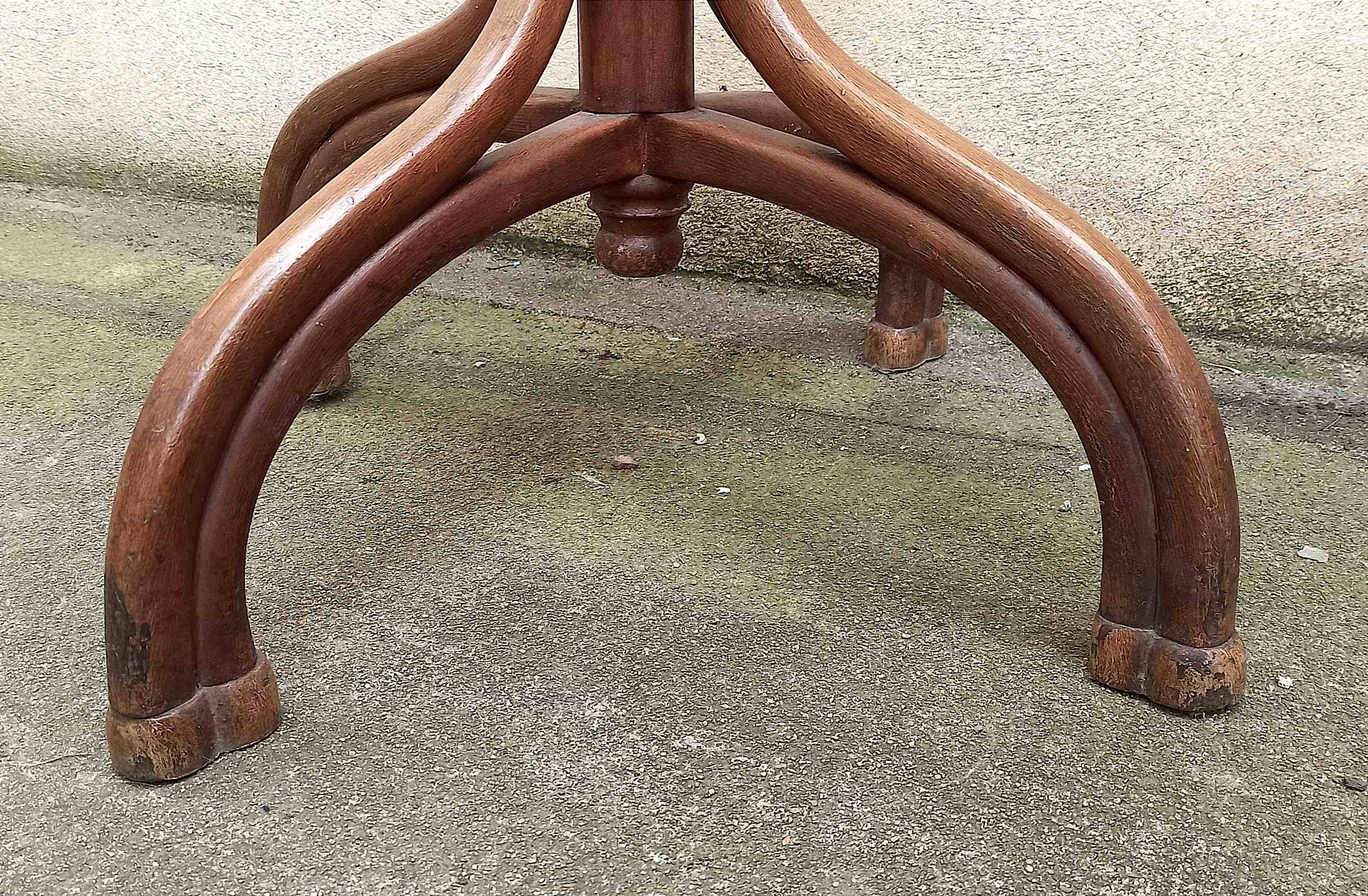 Thonet parrot coat rack, 8 branches, beech, early 20th century