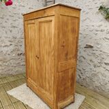 Petite armoire parisienne
