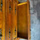 Commode en chêne à quatre tiroirs, style classique